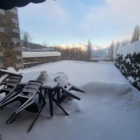 Agradable Con Jardin Privado En *